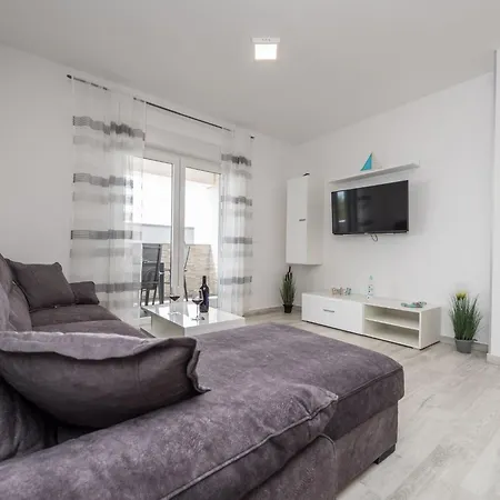 Bircic 2 By Interhome Vir