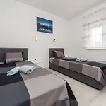 Apartamento Bircic 2 By Interhome